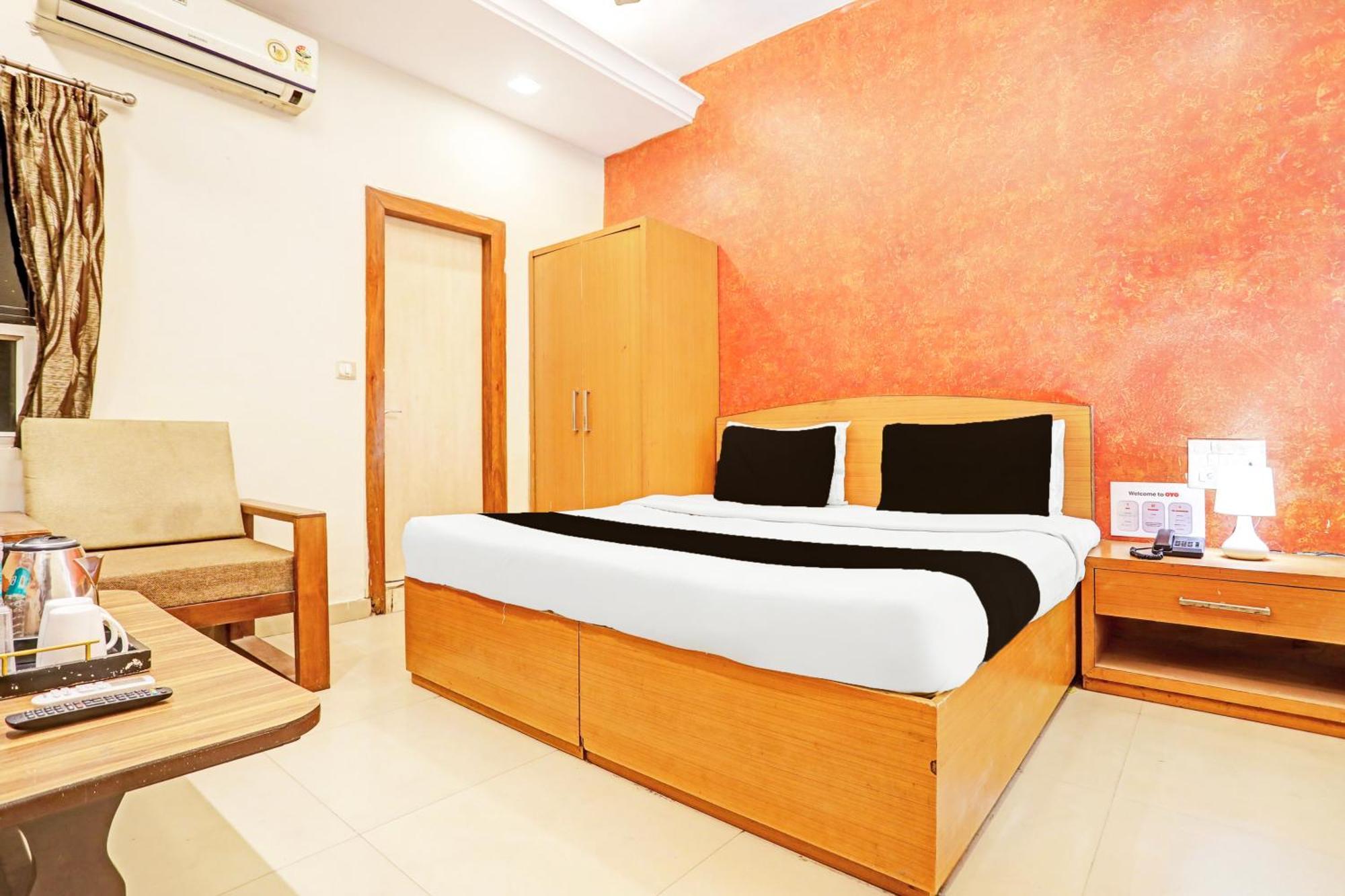 Super Hotel O Jaistambh Chowk Formerly Guru Kirpa Райпур Экстерьер фото